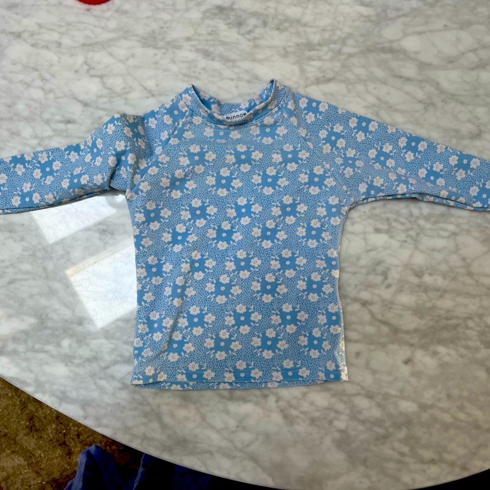 Minnow floral size 1 rash guard